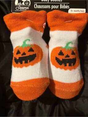 Halloween Pumpkin Baby Booties Socks 0+ Months Non Slip Gripper NWT
